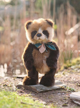 Load image into Gallery viewer, Charlie Bears Roberto 36cm