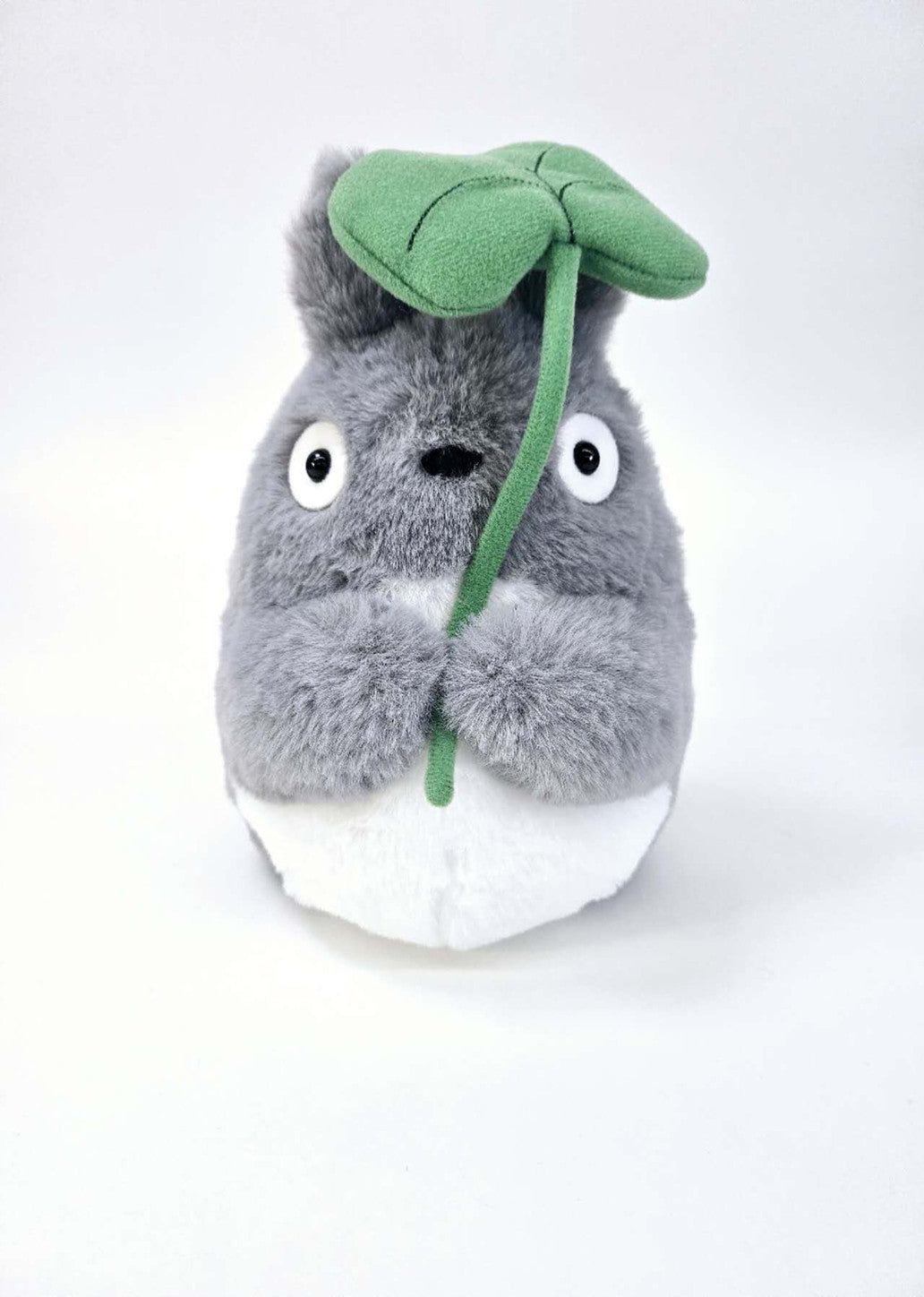 Studio Ghibli Plush: My Neighbor Totoro - Nakayoshi Big Totoro with Leaf