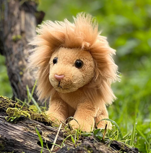 Cuddle Cubs by Charlie Bears Lion