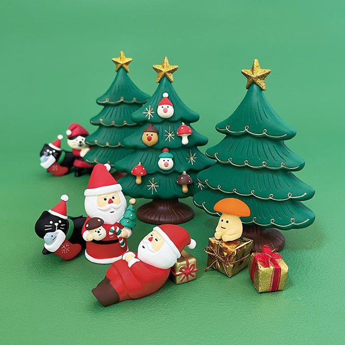 Decole Concombre Figurine - Christmas in Mushroom Forest - Black Cat Carrying Socks