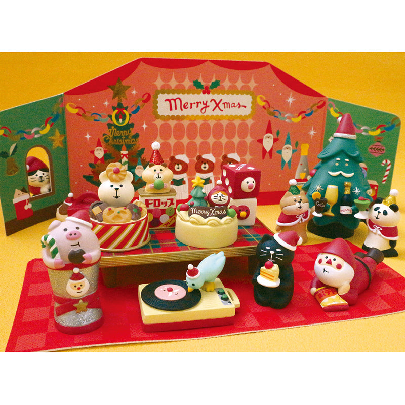 Decole Concombre Figurine - Christmas Party - Polar Bear & Biscuits