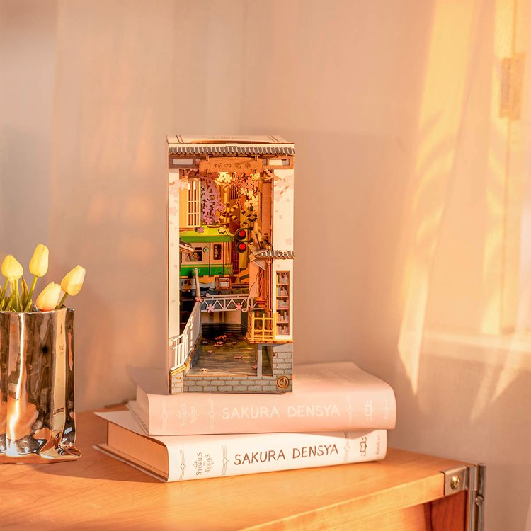 Robotime Rolife DIY Book Nook Sakura Densya TGB01