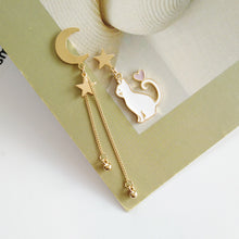Load image into Gallery viewer, Luninana Earrings -  Mismatch White Cat Earrings YBY007