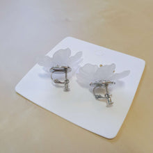 Load image into Gallery viewer, Luninana Clip-on Earrings - Moonlight Peony LL002