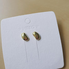 Load image into Gallery viewer, Luninana Earrings - Gold Bean Stone Earrings XX033