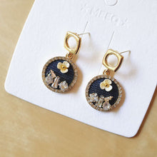 Load image into Gallery viewer, Luninana Earrings - French Styles Crystal Flower Earrings YX009