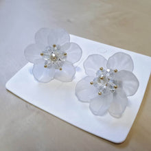 Load image into Gallery viewer, Luninana Earrings - Moonlight Peony Earrings LL001