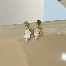 Load image into Gallery viewer, Luninana Earrings - Jade Dancing Kitten YBY067