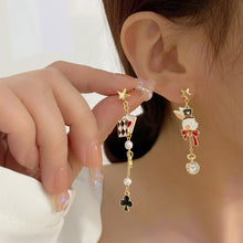 Load image into Gallery viewer, Luninana Earrings - Poker Bunny Earrings YBY050