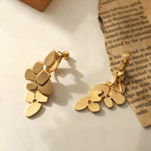 Load image into Gallery viewer, Luninana Clip-on Earrings - Golden Leaves Earrings YBY093