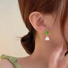 Load image into Gallery viewer, Luninana Clip-on Earrings -  White Bluebell With Dark Green Knot YBY077