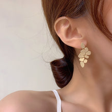 Load image into Gallery viewer, Luninana Clip-on Earrings - Golden Leaves Earrings YBY093
