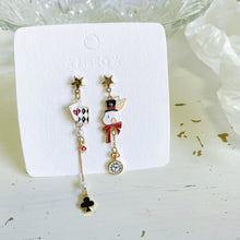 Load image into Gallery viewer, Luninana Earrings - Poker Bunny Earrings YBY050