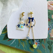 Load image into Gallery viewer, Luninana Earrings - Bunny Jack of Hearts Earrings YBY051