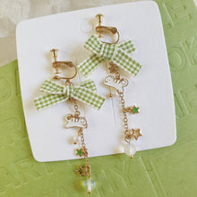 Load image into Gallery viewer, Luninana Clip-on Earrings - Green Ribbon Kitty Earrings YBY060