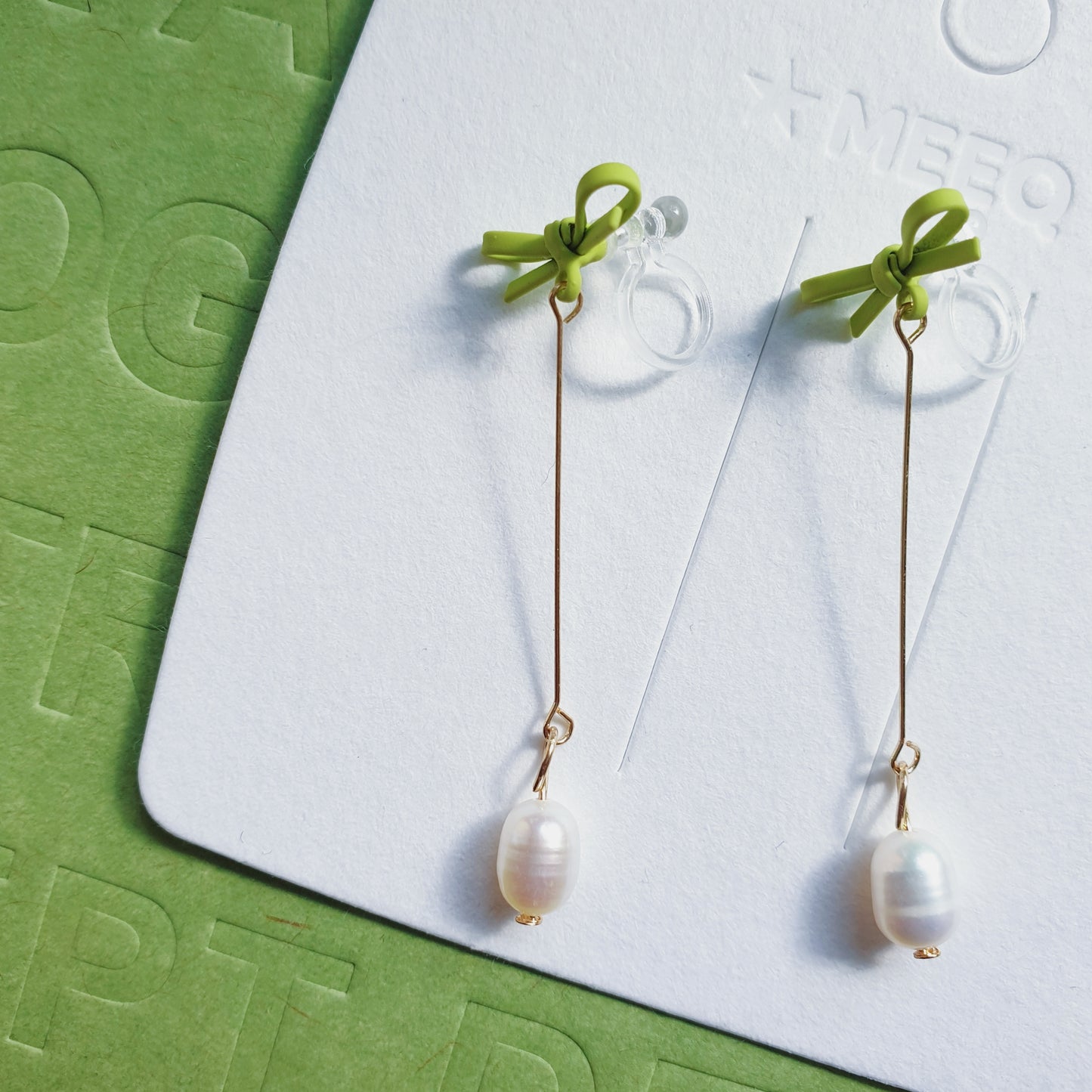 Luninana Clip-on Earrings - Hanging Pearl with Little Green Ribbon Earrings LL010