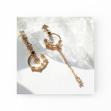 Load image into Gallery viewer, Luninana Clip-on Earrings -  Hanging Moon with Pearl Earrings LL014