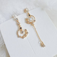 Load image into Gallery viewer, Luninana Clip-on Earrings -  Hanging Moon with Pearl Earrings LL014