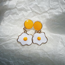Load image into Gallery viewer, Luninana Clip-on Earrings -  Little Fried Egg Earrings LL019