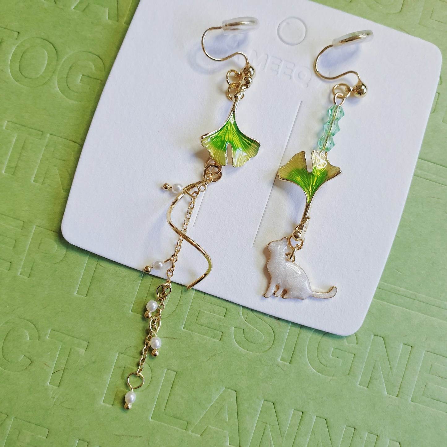 Luninana Clip-on Earrings - Marble White Kitten with Leaf Earrings LL027