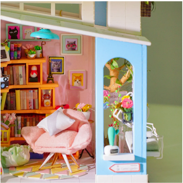 Robotime DIY Mini House Dora's Loft