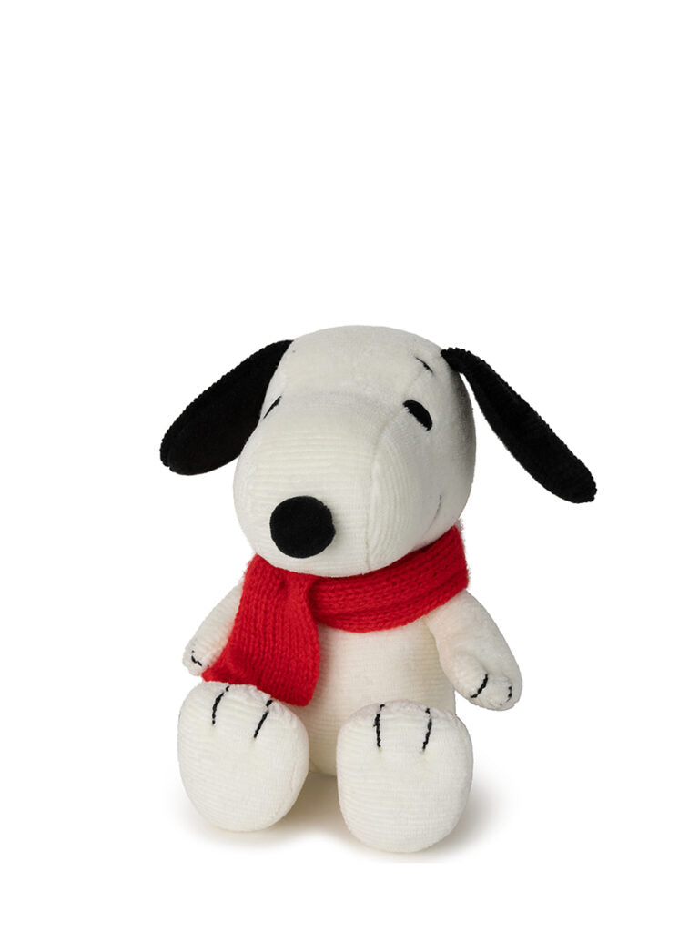 Peanuts Snoopy Sitting with Scarf 17cm