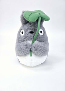 Studio Ghibli Plush: My Neighbor Totoro - Nakayoshi Big Totoro with Leaf