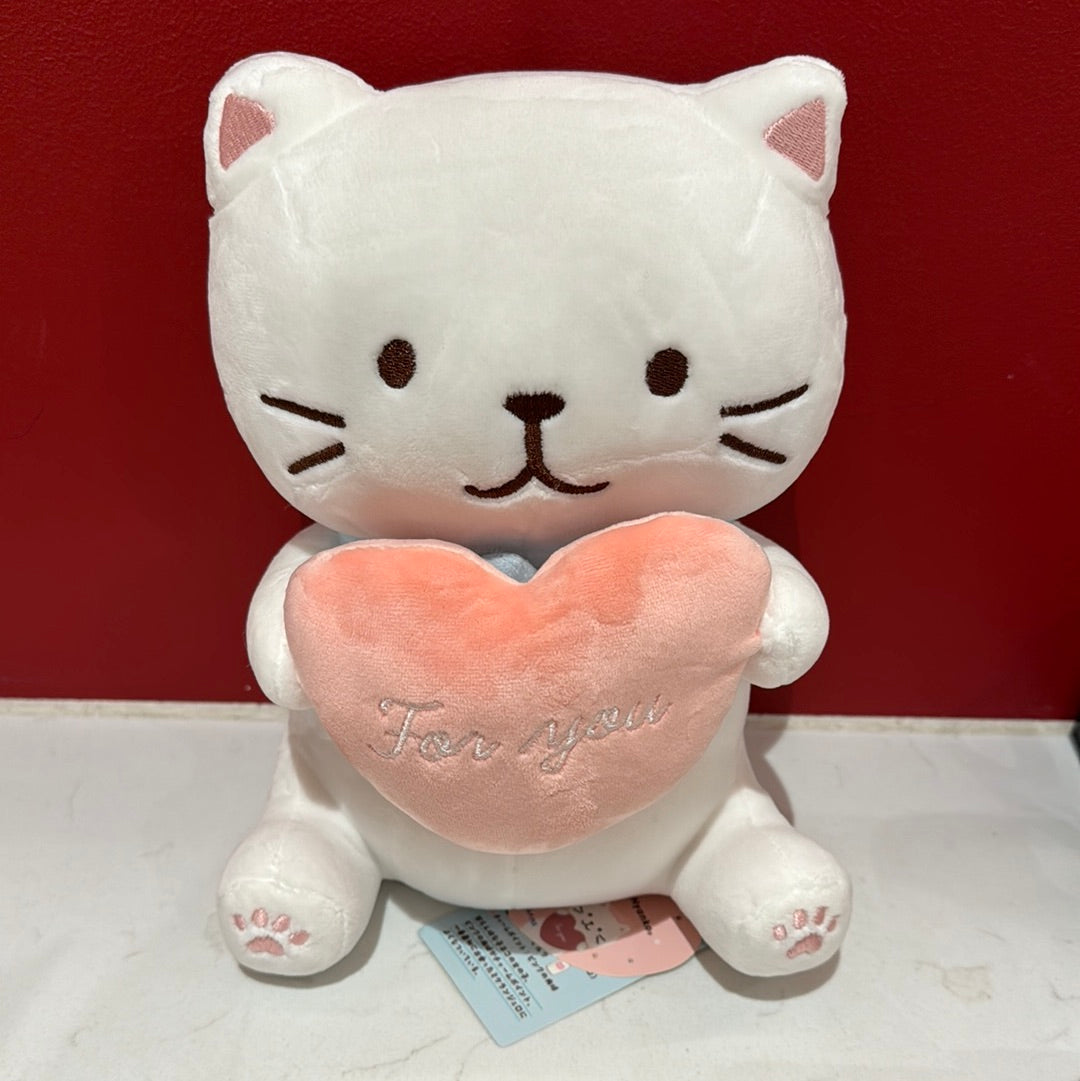 Hapins Holding Heart Cat - Persian Cat