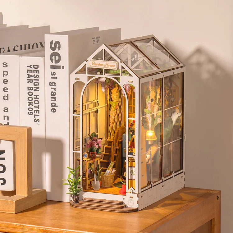 Robotime Rolife DIY Book Nook Garden House TGB06