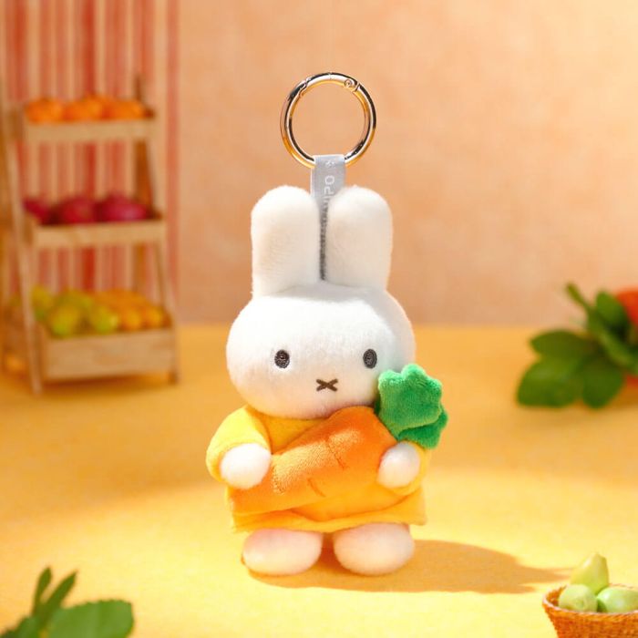Miffy & Friends Miffy with Carrot Keyring 13cm