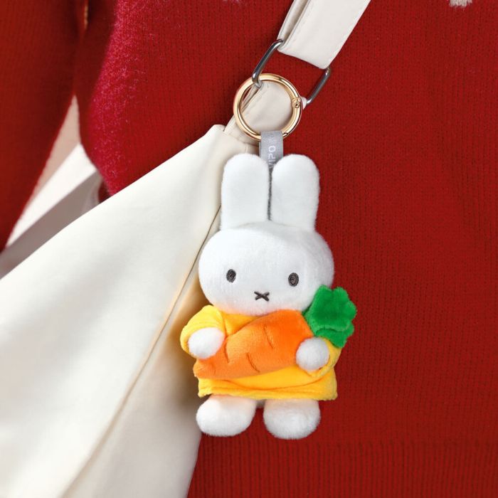 Miffy & Friends Miffy with Carrot Keyring 13cm