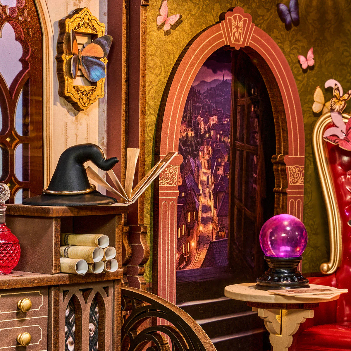 Robotime Rolife DIY Book Nook - Magic Fantasy Corner TGB14