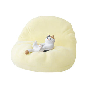 Decole Relaxed Cat Smartphone Stand - Calico Cat