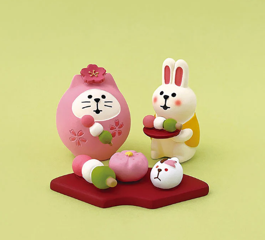 Decole Concombre Figurine - Sakura Viewing Party - Hanami Cat Daruma