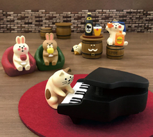 Load image into Gallery viewer, Decole Concombre Figurine - Calico Cat Bar - Grand Piano
