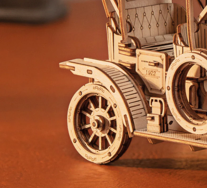 ROKR Vintage Car 1:15 Scale Model Vehicle