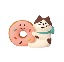 Load image into Gallery viewer, Decole Concombre Figurine - Donut Shop - Donut LOVE Cat
