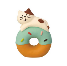 Load image into Gallery viewer, Decole Concombre Figurine - Donut Shop - Ukiuki Donut With Cat

