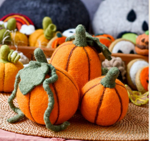 Tara Treasures - Felt Pumpkin Small