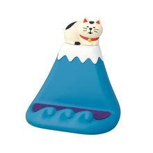 Load image into Gallery viewer, Decole Concombre Relaxing at Fuji Smartphone Stand - Bicolour Cat
