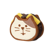 Load image into Gallery viewer, Decole Concombre Figurine - Yamaneko Bakery - Cat Cheese Sandwich
