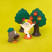 Load image into Gallery viewer, Decole Concombre Figurine - Mushroom Forest - Dancing Cat
