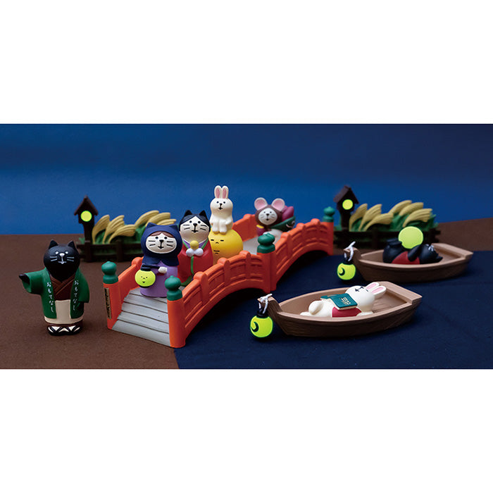 Decole Concombre Figurine - Moon Viewing Party - Cat & Lantern