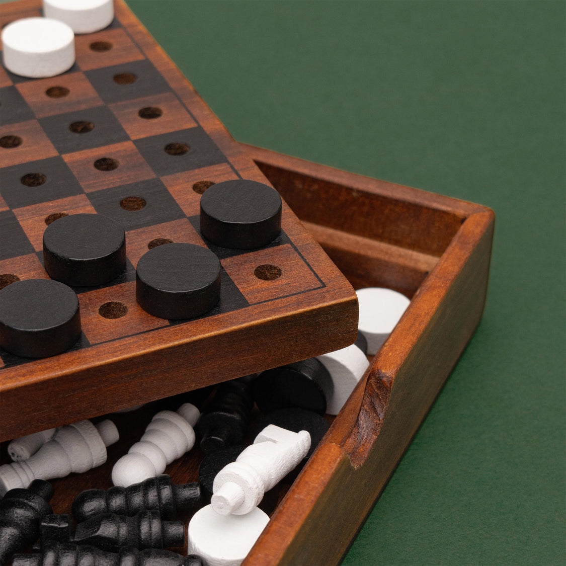 Luckies Iron & Glory - Chess & Checkers Multi-Coloured 14x3x14cm
