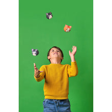 Load image into Gallery viewer, Kikkerland Kidoki Three Cats Juggling Balls Multi-Coloured 6.25x6.5cm
