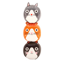 Load image into Gallery viewer, Kikkerland Kidoki Three Cats Juggling Balls Multi-Coloured 6.25x6.5cm
