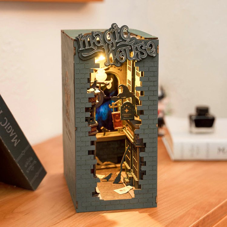 Robotime Rolife DIY Book Nook Magic House TGB03
