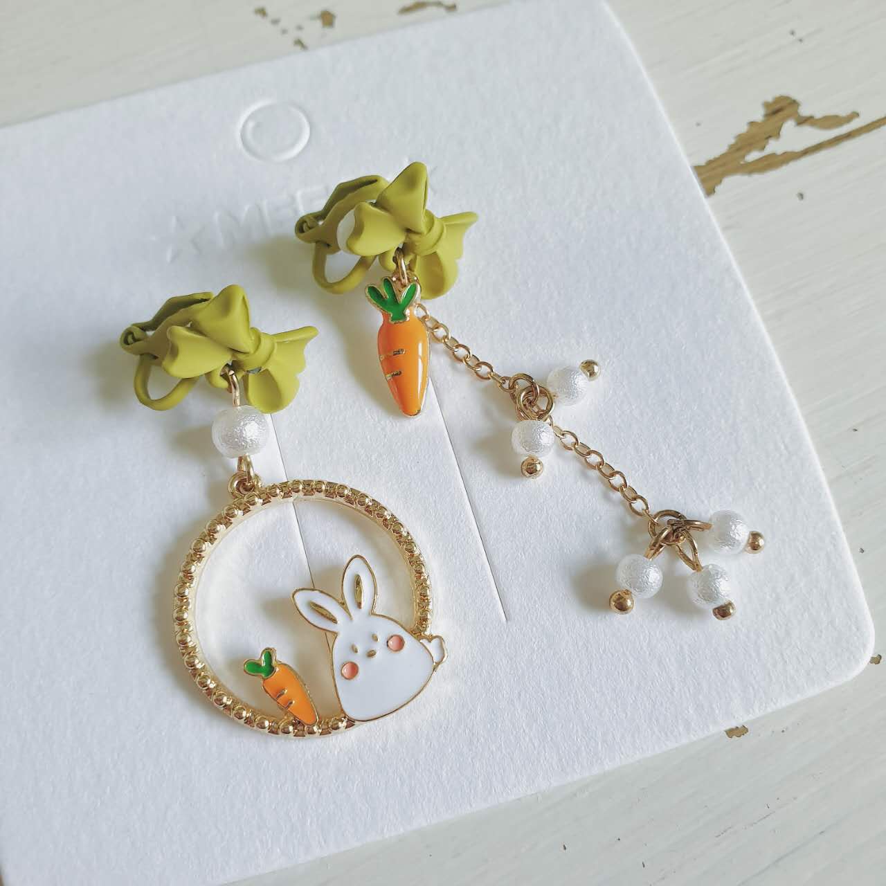 Luninana Clip-on Earrings - Easter Bunny with Carrot Earrings YBY044