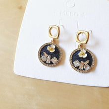 Load image into Gallery viewer, Luninana Earrings - French Styles Crystal Flower Earrings YX009
