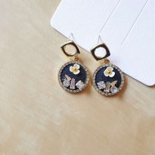 Load image into Gallery viewer, Luninana Earrings - French Styles Crystal Flower Earrings YX009
